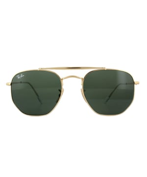 Las gafas de sol Ray-Ban Marshal 3648 1 Gold Green G-15 son una versión única del estilo Aviator con monturas hexagonales redondeadas que aportan nuevos ángulos y un look de moda contemporáneo. El doble puente añade más encanto y estilo y las patillas planas rematan la montura a la perfección.