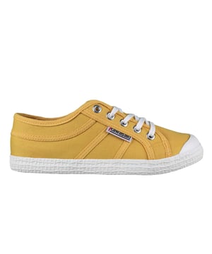 Nuestra zapatilla de lona de tenis es una edición vegana sin gamuza, que representa un retroceso a los buenos tiempos, donde los zapatos eran auténticos, sencillos y con estilo. ¡Aquí lo tienes! Un zapato básico, estético y cómodo, que combina con todo.Detalles del producto. Cordones regulables para un ajuste adecuado. Disponible en cinco colores diferentes. Unisex. Zapato ligero. El zapato de cordones de corte bajo permite la rotación y la flexibilidad.. Parte superior: lona y ante de vaca. Suela: RBGuía de tallas/ajuste. Si estás entre dos tallas, te recomendamos que elijas la más grande.Guía de lavado. Se recomienda no lavar el zapato.