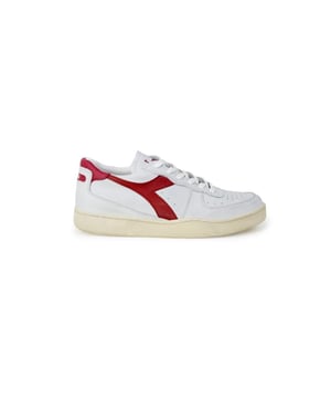 Marke: Diadora Heritage.
  Geschlecht: Manner.
  Typ: Turnschuhe.
  Jahreszeit: Herbst/Winter.
  Farbe: Rot.
  Verschluss: Schnursenkel.
  Sohle: Gummi.
  Futter: Leder.
  Zusammensetzung: 80% Kunstleder 20% Synthetik.
  Material: Leder.