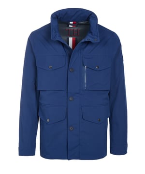 100% Polyester; Tommy Hilfiger Jacke; Modell: MW0MW10533454; Hochwertige Verarbeitung; Verschluss: Reißverschluss, Knopfleiste; Zwei Seitentaschen, zwei Brusttaschen; Kapuze; Tommy Hilfiger Logo-Details