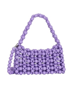 Maak kennis met onze prachtige handtas in parelstijl, een essentieel accessoire voor elke modebewuste persoon. Het ingewikkelde ontwerp bestaat uit symmetrische rijen en kolommen van bolvormige kralen die een doorlopend patroon op het oppervlak creëren. De voelbare textuur voegt een extra dimensie toe aan dit statement piece en is perfect om een ​​unieke touch aan elke outfit toe te voegen.