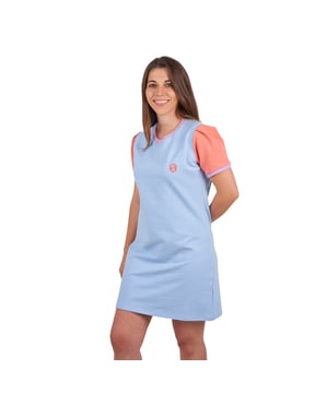 Short sleeve dress Superb.
 Round neck.
 Brand print on the front.
 Oversize cut.
 Ribbed cuffs and waistband.
 Seams seen in tone.
 Composition: 96% Cotton, 4% Elastane
 Care:
- Wash at max. 40ºC.
 - Do not use bleach.
 - Iron at low temperature.
 - Do not dry clean.
 - Do not use dryer.