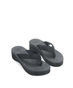 Dames Rocket Dog Tizzy Platform Sandalen in zwart.- Bovenzijde van textiel.- Zwarte badstof bandjes.- Slip on sluiting.- EVA voetbed voor extra comfort.- Ref.: TIZZYWB