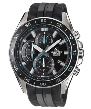 Diese Casio Edifice Chronograph-Uhr für Herren ist das perfekte Zeitmessgerät zum Tragen oder Verschenken. Das silberne 45 mm runde Gehäuse kombiniert mit dem bequemen schwarzen Kunststoffarmband sorgt dafür, dass Sie dieses beeindruckende Zeitmesser ohne Kompromisse genießen können. Angetrieben von einem hochwertigen Quarzwerk und wasserdicht bis 10 Bar, wird Ihre Uhr weiterhin ticken. Sportliches und modernes Design, perfekt für alle, die Sport lieben! -Die Uhr verfügt über eine Kalenderfunktion: Datum, Stoppuhr, leuchtende Zeiger. Hochwertiges schwarzes Kunststoffarmband mit einer Länge von 21 cm und einer Breite von 20 mm mit einer Schnalle. Gehäusedurchmesser: 45 mm, Gehäusehöhe: 12 mm, Gehäusefarbe: Silber und Ziffernblattfarbe: Schwarz.