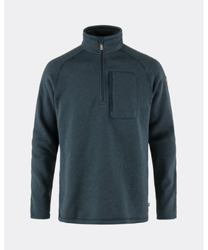 Övik Fleece Half Zip M
A warm, half-zip version of the much-loved Övik Fleece Zip Sweater. Made from solution-dyed, recycled polyester and reinforced with G-1000 on the elbows and underside of forearms. The generous front zipper makes it easy to put on and take off, while the single zippered chest pocket is perfect for keeping small items safe.

Smooth outside and soft, brushed inside.
Recycled polyester dyed using an eco-friendly method.
Reinforcements in G-1000 on the elbows and pocket.
Zippered chest pocket.
Adaptable with Greenland Wax, Durable, Insulating
40°C normal process
iron 1 dot - Max 110°C
wash with similar colours, use a leather balm on leather details regularly
G-1000®: 65% polyester (recycled), 35% cotton (organic), 90% polyester (recycled), 10% polyester

F87154