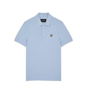 Heren polo van het merk Lyle & Scott. De polo's van Lyle & Scott zijn gemaakt van 100% biologisch katoen, en hebben een normale pasvorm. Het zachte katoen zorgt voor een heerlijk draagcomfort.  Merk: Lyle & ScottModelnaam: Plain Polo ShirtCategorie: heren poloMaterialen: biologisch katoenKleur: lichtblauw