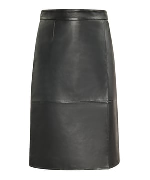 Werten Sie Ihren Stil mit diesem eleganten Midirock auf, der eine klassische A-Linien-Silhouette aufweist. Er ist aus luxuriösem Lammleder gefertigt und verfügt über einen stilvollen Schlitz für zusätzliches Flair und einen versteckten Reißverschluss für mehr Komfort. Der hohe Bund schmiegt sich perfekt an die Taille und ist am Saum anmutig ausgestellt, was ihn zur idealen Wahl für jeden Anlass macht.  Felsen
