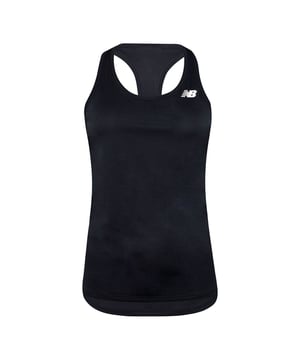 The New Balance Core Run Tank is made of lightweight consturction to deliver the freedom of movement. The flat lock seams are a chafe preventative to provide longer endurance. Paired with a staple round neck, and signature New Balance branding to complete to look.