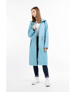 Avec l'imperméable de myMo, vous êtes paré pour les temps imprévisibles. Le long manteau tendance dispose d'un matériau enduit avec des coutures entièrement scellées, de sorte que l'humidité et le froid ne peuvent pas pénétrer à l'intérieur. La doublure intérieure douce en jersey mélangé, que l'on retrouve également dans la capuche, assure une chaleur supplémentaire. La fermeture éclair robuste débouche sur un col montant avec protection du menton et est recouverte d'une patte à boutons-pression. La coupe du parka de pluie est droite, mais peut être resserrée individuellement à l'aide d'un cordon de taille.