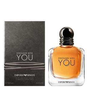 The Stronger With You man lives in the present, moulded by the energy of modernity. Unpredictable, he surprises with his originality, like the spicy accord in the top notes - a mix of cardamom, pink peppercorn, and violet leaves. Stronger With You is a spicy perfume for men, communicating with sensuality: the smoky Vanilla Jungle Essence falls in love with the sugar coated chestnut accord, succumbing to his magnetism: STRONGER WITH YOU.