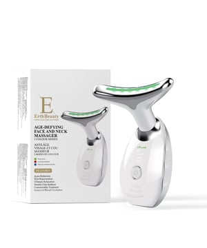 De Age-Defying Face and Neck Massager is een gespecialiseerd schoonheidsapparaat dat is ontworpen om je huid er mooier uit te laten zien door middel van zachte massagetechnieken. Het apparaat is meestal voorzien van ergonomische handgrepen, meerdere instellingen voor de intensiteit en bevat vaak geavanceerde technologie zoals warmtetherapie, vibratie of microstroomstimulatie. Het massagetoestel is geschikt voor dagelijks gebruik en kan gemakkelijk worden geïntegreerd in je huidverzorgingsroutine.

Voordelen:

Verbeterde circulatie:

Bevordert de doorbloeding van de huid, waardoor er meer zuurstof en voedingsstoffen vrijkomen, wat kan leiden tot een gezondere teint.
Lymfedrainage:

Helpt wallen en zwellingen te verminderen door de lymfedrainage te bevorderen, wat de huid kan ontgiften.
Huidversteviging:

Regelmatig gebruik kan helpen de huid van gezicht en hals strakker en steviger te maken, waardoor verslapping wordt tegengegaan.
Vermindering van fijne lijntjes en rimpels:

Stimuleert de collageenproductie, waardoor fijne lijntjes en rimpels na verloop van tijd minder zichtbaar worden.
Verbeterde productabsorptie:

Verhoogt de absorptie van serums en crèmes die voor of na het masseren worden aangebracht, waardoor ze maximaal effect hebben.
Ontspanning en stressverlichting:

Biedt een kalmerende ervaring die kan helpen spanning en stress te verlichten, waardoor het algehele welzijn wordt bevorderd.
Verbeterde teint:

Regelmatige massage kan leiden tot een meer gelijkmatige huidtint en textuur, wat bijdraagt aan een jeugdiger uiterlijk.
Handig en gemakkelijk in gebruik:

Ontworpen voor thuisgebruik, waardoor het een handige aanvulling is op je schoonheidsroutine zonder dat je professionele behandelingen nodig hebt.