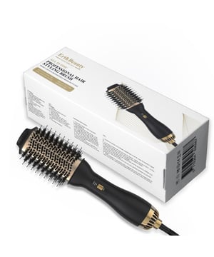De All-in-One Professionele Haarstylingborstel is een veelzijdig hulpmiddel dat is ontworpen om je haarverzorgingsroutine te vereenvoudigen. Deze innovatieve borstel combineert meerdere functies, waardoor je je haar moeiteloos kunt ontwarren, stylen en gladmaken. Het ergonomische ontwerp en de hoogwaardige materialen zijn geschikt voor alle haartypes, waardoor het een essentiële aanvulling is op je schoonheidsarsenaal.
Voordelen:
Tijdbesparend: Vermindert de behoefte aan meerdere stylingapparaten en stroomlijnt je haarverzorgingsroutine.
Veelzijdig: Werkt op verschillende haartypes, waaronder steil, golvend, krullend en kroeshaar.
Minder schade: Minimaliseert haarbreuk en schade in vergelijking met traditionele borstels.
Verbeterde glans: Bevordert een gezonde, glanzende afwerking door natuurlijke oliën door het haar te verdelen.
Gebruiksvriendelijk: Ideaal voor zowel professionele stylisten als alledaagse gebruikers, waardoor het voor iedereen toegankelijk is.