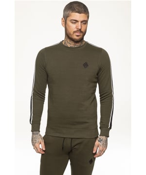 Actualiza tu armario casual con estas sudaderas enzo para hombre. Con un bordado de marca en el pecho, detalle de cinta de 2 colores, cuello acanalado, puños y cintura, interior de vellón cepillado.