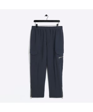 Slim fit, Utility pocket, Zips cuff, Elasticated waist