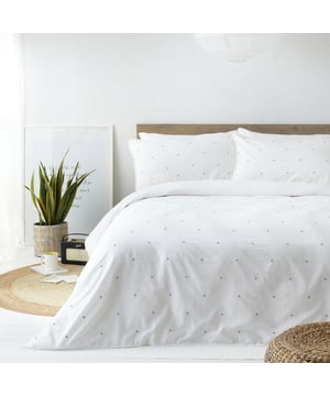 Add a fresh look to your interior with this washed cotton design that features an emboirdered stitch detailing. This duvet cover set is the perfect addition to any contemporary home.