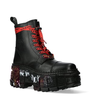 La icónica bota WALL126CCT-C1 pertenece a la popular colección Wall. Está confeccionada con el mejor cuero de vaca combinado con una suela de goma duradera. Estas botas cuentan con cierre de cordones, plantilla acolchada, forro de cuero y encarnan la calidad, el estilo y la comodidad que esperas de New Rock Boots. Estas elegantes botas unisex tienen un tacón de goma de 10 cm para darte una presencia imponente que seguro llamará la atención. El ajuste es excelente, elegante y sexy como se muestra en la imagen. ¿Por qué no comprar algo único, versátil, elegante y diferente? Altura del tacón: 10 cm Altura de la plataforma: 8 cm Altura de la caña: 16 cm Ancho de la pantorrilla: 27 cm