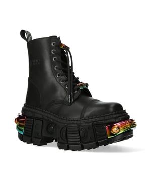 La icónica bota WALL83CCT-S8 pertenece a la popular colección Wall. Está confeccionada con el mejor cuero de vaca combinado con una suela de goma duradera. Estas botas cuentan con cierre de cordones, plantilla acolchada, forro de cuero y encarnan la calidad, el estilo y la comodidad que esperas de New Rock Boots. Estas elegantes botas unisex tienen un tacón de goma de 10 cm para darte una presencia imponente que seguro llamará la atención. El ajuste es excelente, elegante y sexy como se muestra en la imagen. ¿Por qué no comprar algo único, versátil, elegante y diferente? Altura del tacón: 10 cm Altura de la plataforma: 8 cm Altura de la caña: 14 cm Ancho de la pantorrilla: 28 cm