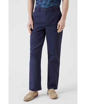 These men's premium chino trousers are the perfect addition to any smart casual wardrobe. Made from high-quality chino fabric, these trousers offer a comfortable and stylish fit. Whether you're dressing up for a special occasion or simply want to elevate your everyday look, these chino's are a versatile choice.