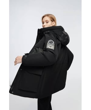 Stay warm in the harshest conditions with the Classic Extreme Goose Down Jacket, designed to withstand extreme weather with high-quality insulation.

HIGH-TECH FABRIC: Windproof, waterproof and breathable.

DELUXE 800+ FILL GOOSE DOWN: Ultra-light insulation of exceptional quality, seamlessly blending trench coat design features with optimal warmth.