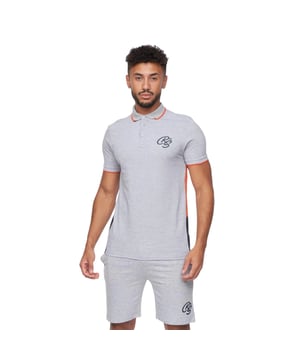 100% Cotton. Fabric: Fleece Backed. Design: Contrast Detail, Logo, Tipped Detail. Pockets: 2 Side Pockets. Waistline: Drawcord. Sleeve-Type: Short-Sleeved. Neckline: Turn Down Collar. 3 Button Placket. Fastening: Pull-On. Contents: 1 Polo Shirt, 1 Shorts. M: 40 in. L: 42 in.