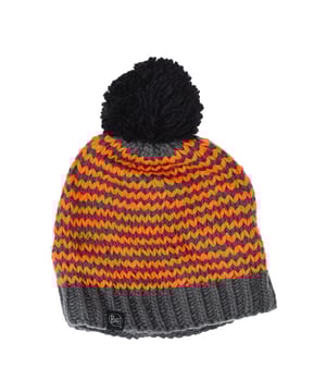 Gorro de punto con forro polar Buff.
Gorro casual, versátil y adaptable a todas tus necesidades.
Complemento ideal para proteger del frio.
Espíritu eco, diseño BUFF y tecnología avanzada para deporte o el día a día.
Detalles de borla en la parte superior.
Interior forrado.
 Medidas: 24 x 23 cm.
 Composición: 100% Poliéster.
 Cuidados:
Lavar a mano.
No utilizar lejía.
Utilizar plancha temperatura máxima 110º.