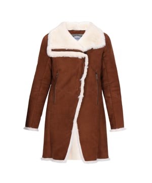 Maak kennis met een luxe jas van schapenvacht met een reverskraag voor maximale warmte. Dit casual maar veelzijdige kledingstuk met zijzakken met ritssluiting en lange mouwen met standaard manchetten is gemaakt voor comfort bij koud weer.  Jas