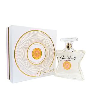 Bond No 9 launched Chelsea Flowers as an exuberant but slightly insolent all-day floral bouquet. Chelsea Flower notes consist of dewy, fresh-picked blossoms, gathered in a paper wrapper, worn to perfection at New Yorks newest art gallery-club-restaurant scene.