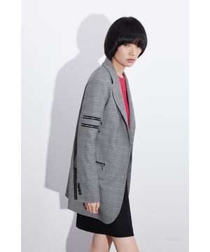 Schöne und scharfe Metall-Reißverschluss-Verzierung.
 
 Moderner Blazer im Arbeitsstil.
 
 Mittellang, gerade, gut aussehende Form.
 
 Klassische volle junge trendige Atmosphäre.