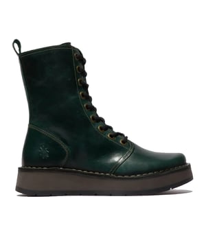 Las botas de tobillo con cordones casuales RAMI043FLY de Fly London son una incorporación elegante y práctica a su colección de calzado. Estas botas, confeccionadas con cuero de alta calidad con un forro de microfibra suave, brindan comodidad durante todo el día y un uso sin abrasión. El sistema de cordones clásico se combina con una cremallera lateral conveniente para ponérselas y quitárselas fácilmente. Cuentan con una plantilla acolchada con espuma y forro de microfibra y una suela de cuña de goma duradera. Estas botas garantizan amortiguación, agarre y tracción, perfectas para el uso diario, parte superior de cuero de primera calidad con forro de microfibra suave, cordones con cremallera lateral para un uso fácil Plantilla acolchada con espuma, suela de cuña de goma duradera para un mejor agarre, tacón plano para una comodidad durante todo el día.