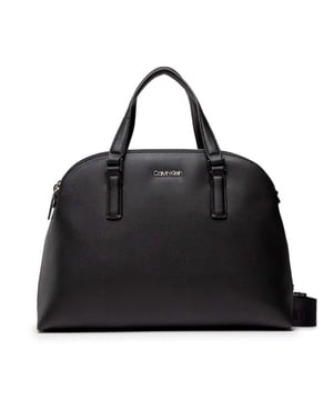 Bolso con 2 asas, bandolera doble ajustable y removible, 3 compartimentos, 1 bolsillo interior, cierre con cremallera y botón a presión, logo, 100% poliéster reciclado.