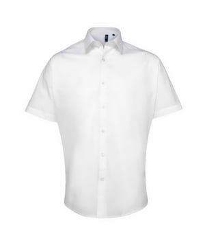 65% Polyester, 35% Baumwolle. Gewebe: Leinenbindung, Popelin. Design: Unifarben. Rückenpasse, Auschneidbares Etikett, Pflegeleicht. Passform: Anliegend geschnitten. GSM (Gramm pro Quadratmeter): 125. Nachhaltigkeit: Amfori-Freigabe, BSCI, Oeko-Tex Standard 100 zertifiziert, REACH, Sedex, WRAP Zertifikat. Saum: Geschwungener Saum. Kurzärmlig. Versteifter Kragen, Schaftrand zum Umklappen.