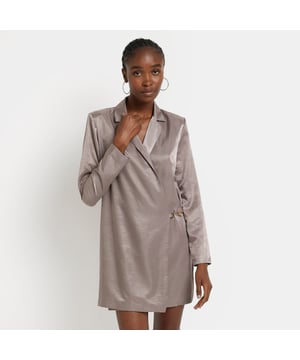 Satin fabric, Chain detail, Collared, Long sleeves, Mini length, Our model wears a UK 8 and is 175cm/5'9'' tall
