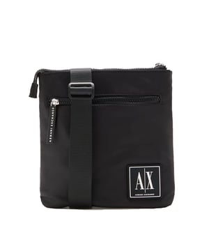 Sacoche Armani Exchange Monogram Herren Schwarz Polyurethan. Authentisches Gepäck der Marke Armani Exchange - Streetwear/Sportswear-Design von Armani Exchange - Armani Exchange für Herren, perfekt für den Alltag - Die schwarze Sacoche von Armani Exchange lässt sich hervorragend mit Ihrer Garderobe kombinieren - bequeme Polyurethan-Material - klassisch - Monogramm -