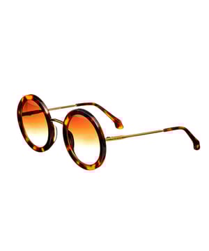 Montura de acetato ligero; Lentes CR-39 duraderas; Elimina el 100% de los rayos UVA/UVB; Brazos de alpaca de alta calidad; Bisagras estándar de acero inoxidable; Resistente a rayones e impactos;
