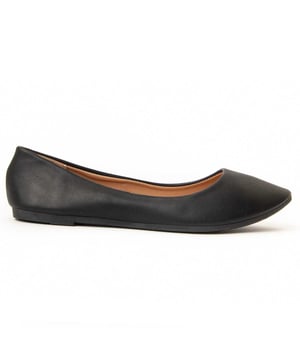 Casual ballerina voor dames. Comfortabele pasvorm. Gemaakt van veganistische materialen. Geproduceerd door andere merken voor ons merk.