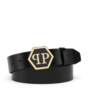 Voeg een vleugje verfijning toe aan elke outfit met deze elegante leren riem, ontworpen om een gedurfd statement te maken. Perfect om zowel casual als formele looks te accentueren.    Hoogwaardig leer voor een luxe en duurzame afwerking.   Zeshoekige gesp met PP logo voor een opvallend, iconisch accent.   Verstelbare pasvorm voor persoonlijk comfort.   Veelzijdig ontwerp geschikt voor zowel casual als formele styling.   Een verfijnd accessoire om uw look af te maken met een vleugje luxe.