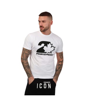 Mens Dsquared2 Maple Leaf Logo T-Shirt in white.- Ribbed crewneck.- Short sleeves.- Logo print to the front.- Straight hem.- Regular fit.- 100% Cotton.- Ref: S74GD1157100