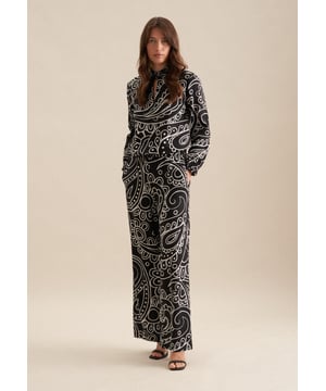 Komplettiert Ihr Outfit und darf in keiner Garderobe fehlen: Diese Hose aus der "The Statement Prints" Kollektion von Seidensticker überzeugt durch modernen Schnitt. Der mit hoher Dichte gewebte und damit besonders widerstandsfähige Leinen-Stoff ist aus 100% Leinen - ideal für pflegeleichte Outfits. Im klassisch-geraden Regular Schnitt schafft die Hose höchsten Tragekomfort und liegt weniger eng an. Durch das Druck-Muster ist Ihr neues Kleidungsstück elegant und zugleich modisch. Diese Hose bildet die perfekte Grundlage für viele modisch elegante Outfits.