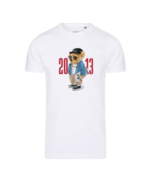 Camiseta de hombre de la marca Ballin Est. 2013. Estas camisetas de Ballin Est. 2013 están hechas de 100% algodón y tienen un corte regular. El suave algodón proporciona una gran comodidad.  Nombre del modelo: Skater Bear TeeCategoría: camiseta de hombreMateriales: algodónColor: blanco