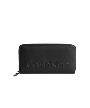 Portemonnaie Calvin Klein mit eingeprägtem Logo, Damen, Schwarz, Synthetik. Authentisches Zubehör der Marke Calvin Klein - Streetwear/Sportswear-Design von Calvin Klein - Calvin Klein für Damen, modisch und perfekt für den Alltag - Das schwarze Portemonnaie von Calvin Klein lässt sich ideal mit dem Rest Ihrer Garderobe kombinieren - bequemer Synthetikstoff - klassisch - mit eingeprägtem Logo.