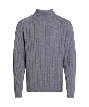 Kleur: Grijs MID GREY HEATHER PKH Mouwen: Lang Halslijn: Hoog Details: Geribbelde trui Lengte: Normaal Pasvorm: Normaal Gelegenheid: Vrije tijd