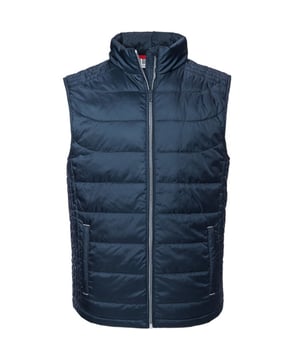 Material: Außen Polyester. Kontrastfarbiges Polyester-Futter. Ökoeffiziente DuPont Sorona-Polsterung. Aquapel by Nanotex DWR-Behandlung. Durchgehender kontrastierender Reißverschluss mit Kinnschutz und innerer Reißverschlussabdeckung. Innere Reißverschlusstasche. Zwei Fronttaschen mit Reißverschluss. Verstellbarer Kordelzug am Saum. Brustumfang (in): S(36/38), M(38/40), L(40/42), XL(42/44), XXL(44/46), 3XL(46/48), 4XL(48/50).