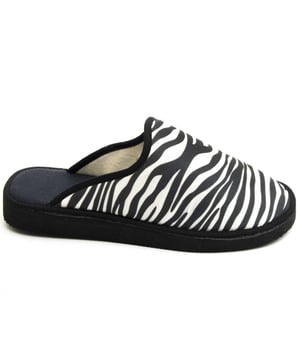 Door Northome Weight Collection: The Lightest House Shoes in the World. Speciale maten tot 42. Ons merk probeert altijd maximaal comfort te krijgen en we weten dat gewicht een zeer belangrijke variabele is bij het kiezen van een comfortabele huisschoen. Met een gewicht tussen 40 en 75 gram, afhankelijk van de grootte die u kiest. We hebben de verzameling huisschoenen bereikt die het minst wegen. Gemaakt in Spanje en met geselecteerde materialen van hoge kwaliteit. Het materiaal is ademend en resistent. Comfortabel als laatste. Zachte en comfortabele materialen met natuurlijk een laatste die zich perfect aan uw voet aanpast. Kies Northome en weet zeker dat u ...