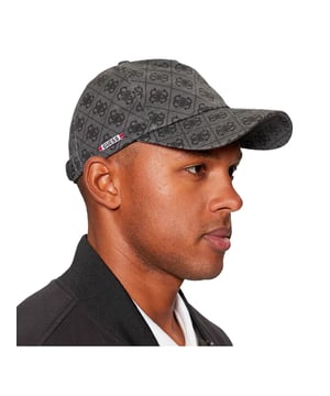 Cap Guess Baseball Logo 4G Herren Schwarz Synthetik. Authentisches Accessoire der Marke Guess - Streetwear/Sportswear Design von Guess - Guess für Herren, modebewusst und perfekt für den Alltag - die schwarze Guess Cap lässt sich hervorragend mit dem Rest Ihrer Garderobe kombinieren - angenehmes synthetisches Material - klassisch - Baseball Logo 4G -