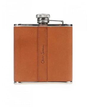 Crafted using premium quality vegetable tanned leather, Walton is a classic hip flask that's designed to stand the test of time. Perfect for a trip to the rugby, hiking in the hills or just keeping handy 'in case', it's the ideal gift for the man who has everything.

Stainless steel
Vegetable tanned leather
Debossed logo
Knurled steel cap
