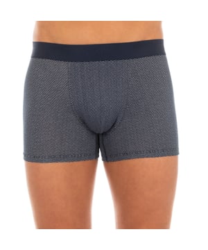 Bóxer Hackett London.
Color Azul marino
Cinturilla de goma elástica, con el nombre de la marca estampado en el frontal.
Tejido transpirable.
Frontal anatómico con capacidad de sujetar sin apretar.
Costuras vistas a tono.

Composición:  95% Algodón, 5% Elastano

Lavara a mano a temperatura máx. 40º.
- No utilizar lejía.
- No permite el uso de secadora.
- Planchar a temperatura máx. 110º.
- No lavar en seco.
