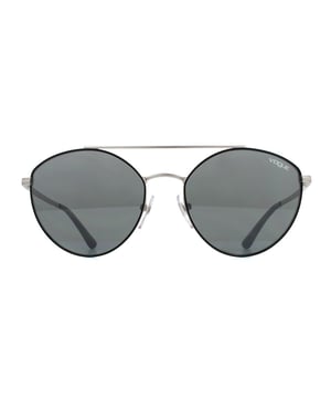 Vogue Aviator Womens Matte Black and Silver Grey Mirror Silver VO4023S VO4023S hat einen Metallrahmen mit einer Aviator-Form und wurde für Frauen entworfen.Vogue ist eine beliebte und modische Marke mit vielen begeisterten Anhängern und diese Vogue-Sonnenbrille ist eine wertvolle Ergänzung der Vogue-Reihe