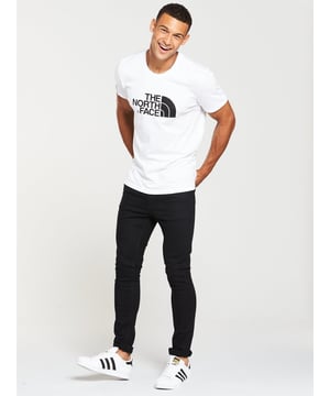 The North Face Mens Short Sleeve Easy Tee.     
Pressed Plastisol Print at Front.     
The North Face Logo on the Back of the Shoulder.     
Classic Length Short-sleeve T-shirt With Crew Neck.      
100% Cotton.     
Machine Washable (Please See Care Label).     
The North Face Mens T Shirt TNF Short Sleeve Crew Neck Cotton Casual Easy Tee.
