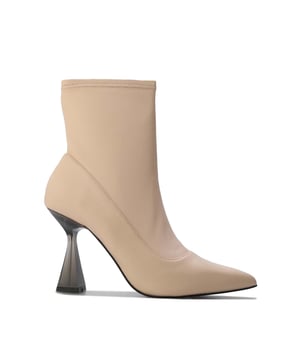 Womens Ted Baker Liya Leather Ankle Boots in natural.These boots were made for impressing. Ted Bakers LIYA's standout heel steals the show  while their leather construction with a slight stretch keeps the style as comfortable as it is gorgeous.By purchasing this product  you are supporting responsible leather manufacturing through the Leather Working Group.- Ankle boots.- Leather.- Zip fastening.- Transparent geometric heel.- Heel height: 7cm.- Upper:100% Ovine Leather; Lining: 100% Polyurethane; Sock: 100% Polyurethane; Sole: 100% Vulcanised Rubber.- Ref: 266167NATURAL