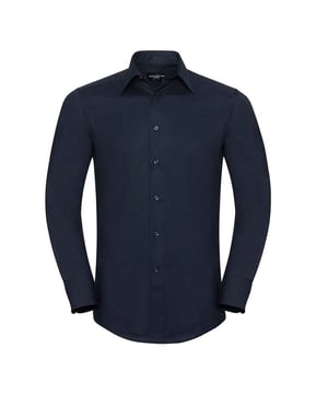 70% Baumwolle, 30% Polyester. Button-Down-Kragen. Bündchen: Doppelknopf. Design: Unifarben. Rückenpasse, Doppelte Falznähte. Gewebe: Oxford-Stoff. Passform: Maßgeschneidert. GSM (Gramm pro Quadratmeter): 135. Nachhaltigkeit: Amfori-Freigabe, Better Cotton Initiative, BSCI, Verein für faire Arbeit, Oeko-Tex Standard 100 zertifiziert, WRAP Zertifikat. Saum: Geschwungener Saum. Langärmlig. Halber Spreizkragen, Schaftrand zum Umklappen.